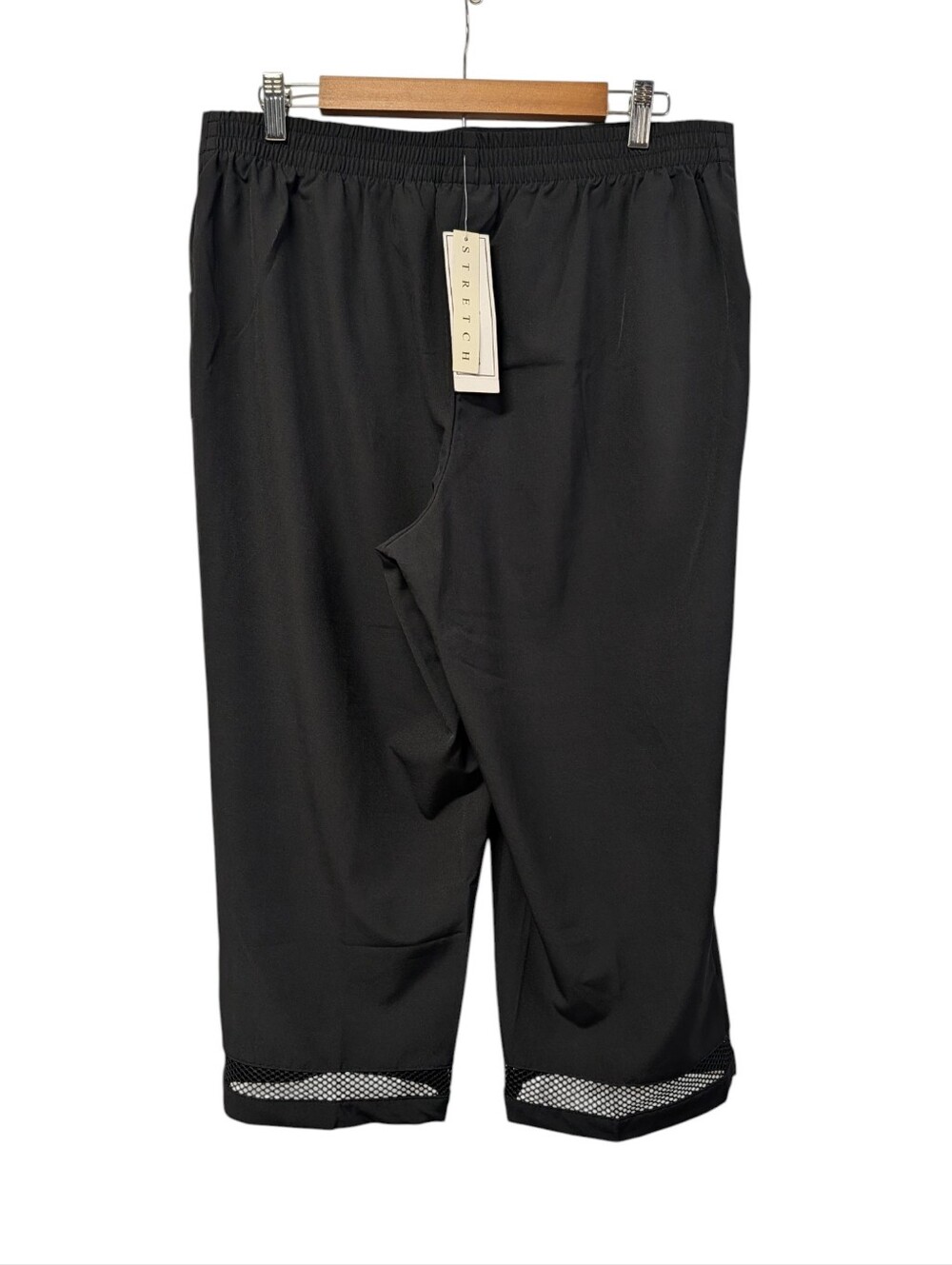 Alfred Dunner Womens Sz 12 Black Capri Crop Pants Mesh Hem Stretch Pull On NWT - Picture 2 of 7